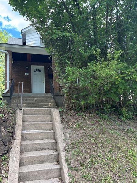 Photo - 1371 Crucible St