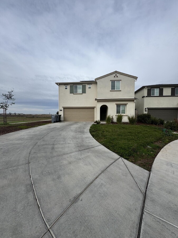 Photo - "Spacious 6-Bedroom Sanctuary with 4.5 Baths in Merced!"