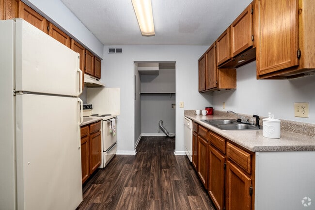 1BR, 1BA - 1200SF - Kitchen