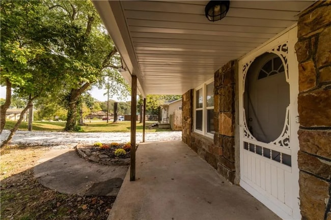 Photo - 129 W Main St