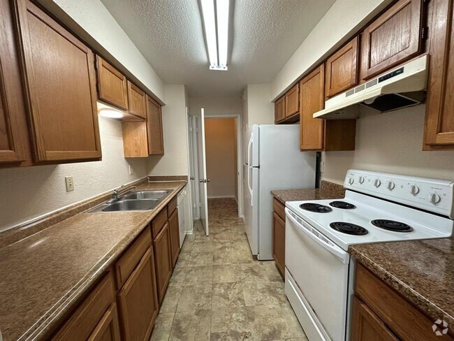 Building Photo - 9700 Leawood Blvd Unit 1507 Rental