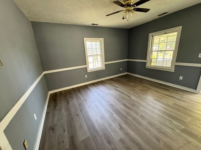 Photo - 215 Triangle Pl