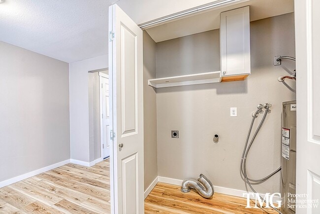 Photo - Bright Upper-Level 2 BD with Covered Deck Unit D