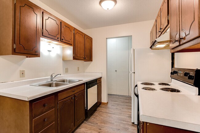 Cambridge Court Apartments