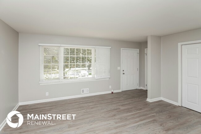 Photo - 532 Stonewood Dr