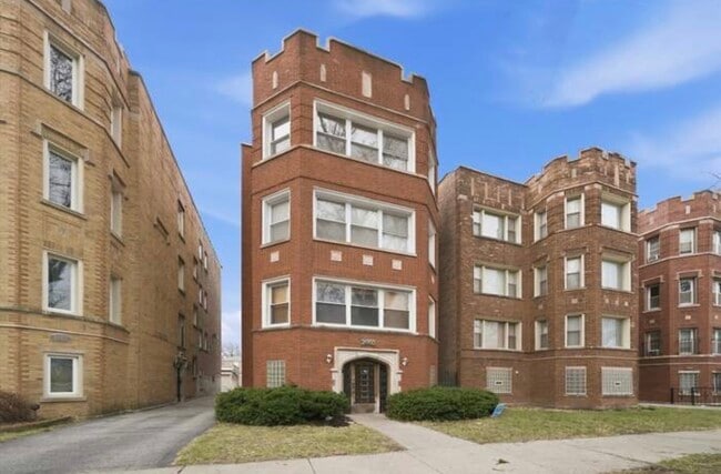Building Photo - 7960 S Phillips Ave