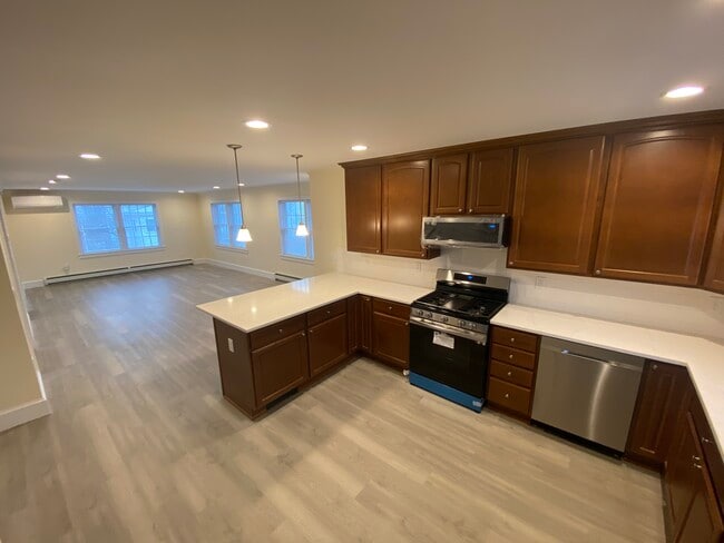 Building Photo - 81 Carroll St Unit 81 Caroll St - Fl 2 Rental