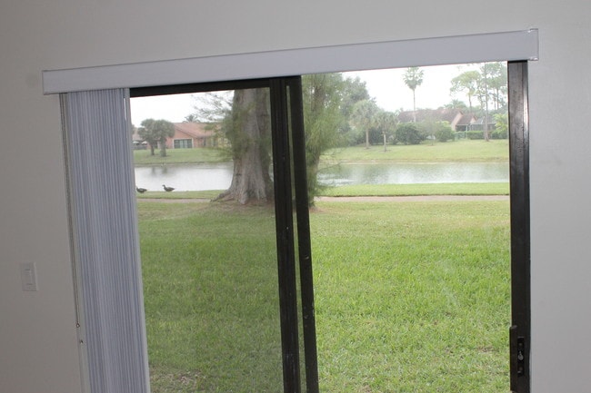 21900 Lake Forest Cir Unit 104