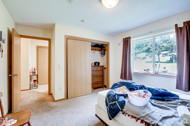Bedroom 1 - Main Floor