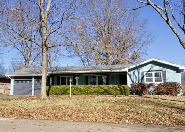 Building Photo - Perfect Balance