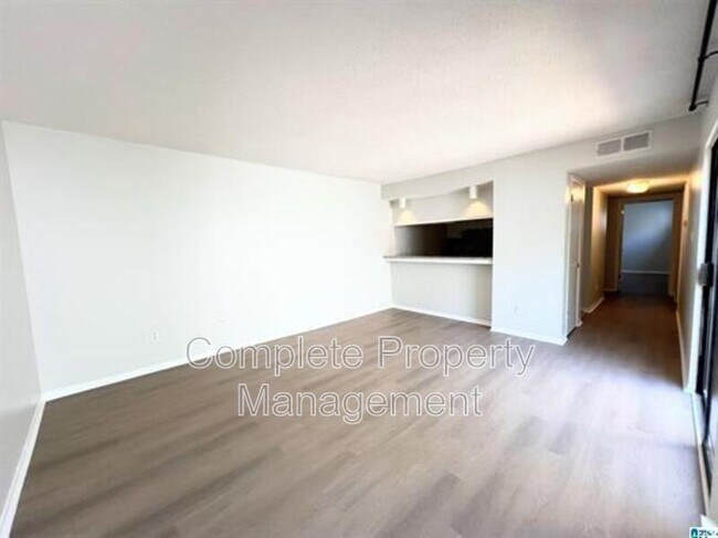 Photo - 3350 Altamont Rd