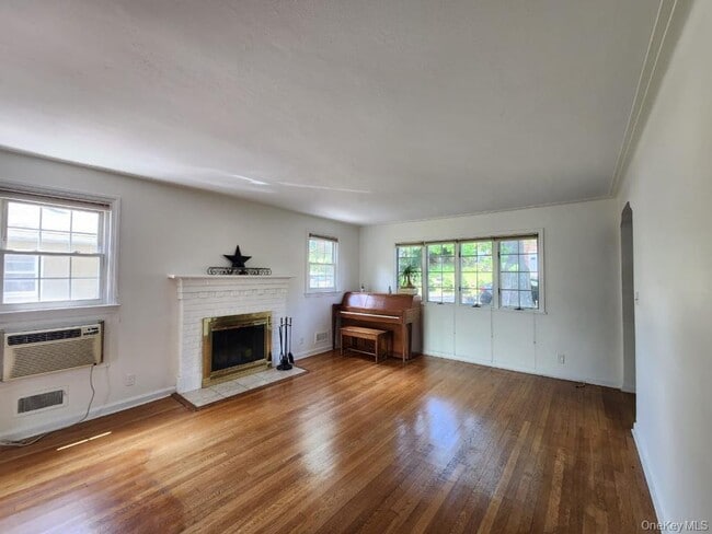 Photo - 74 Pomona Ave