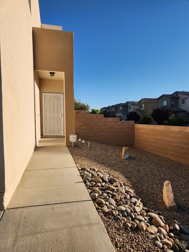 Photo - Amazing 3 bedroom on Westside! Coors/Ladera. Close to Petroglyphs, I-40.