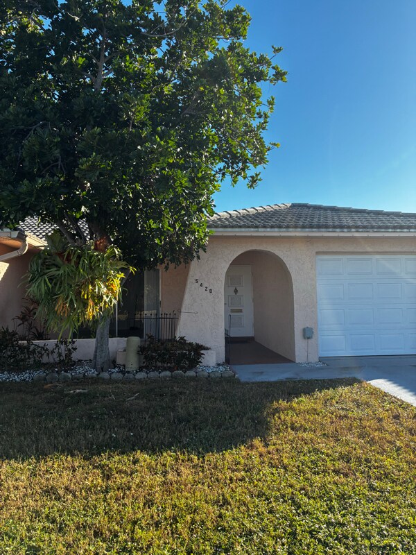 Photo - 5428 Larchmont Ct