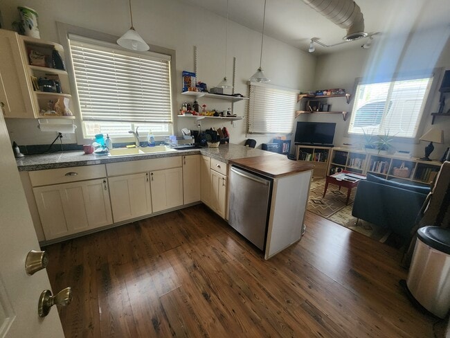 Photo - 724 Jefferson Ave