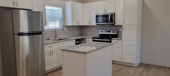 Building Photo - LUXURY LARGE Unit 2412-3