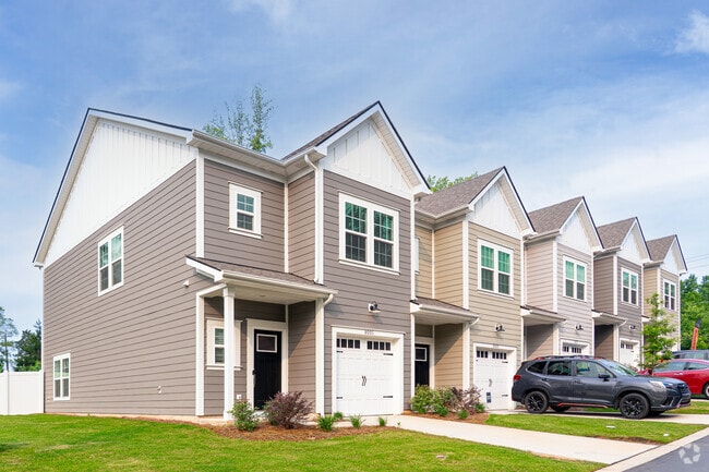 Building Photo - Avery Rental