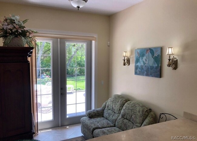 Photo - 334 W Pearson St