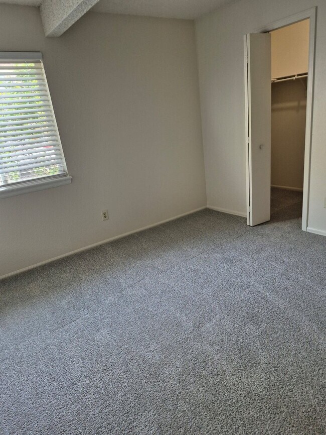 Photo - 2920-2922 Main St