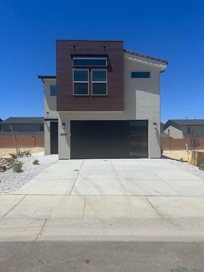 Building Photo - Move In Ready 4 Bedroom Home!