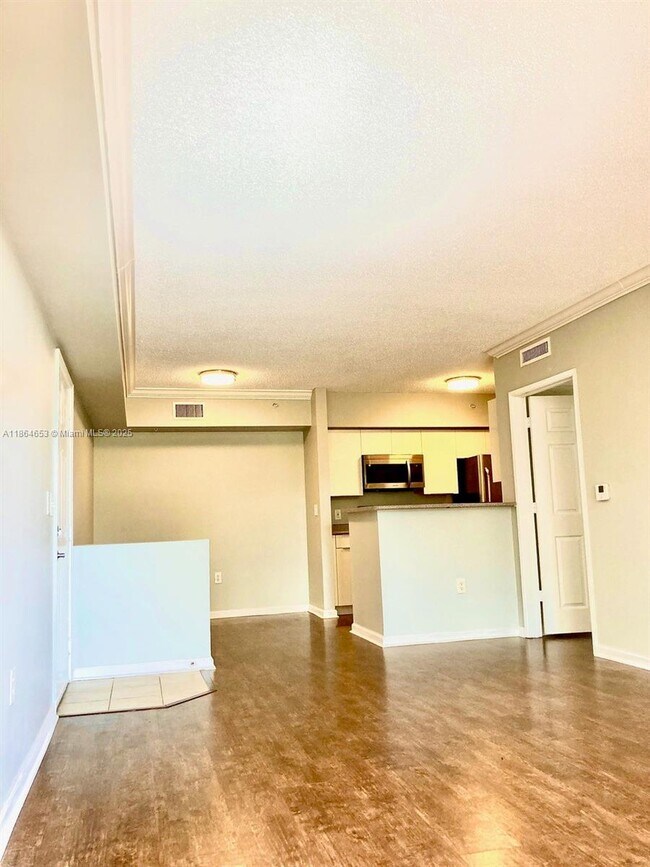 Photo - 1919 Van Buren St Unidad 321A