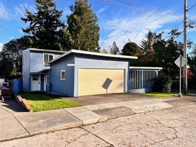 Building Photo - 1918 Unit 2673