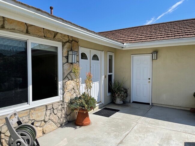 Front Patio - 15091 Talley St