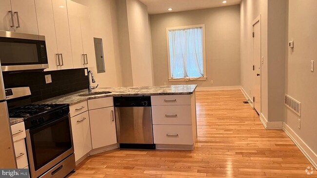 Building Photo - 629 N 32nd St Rental