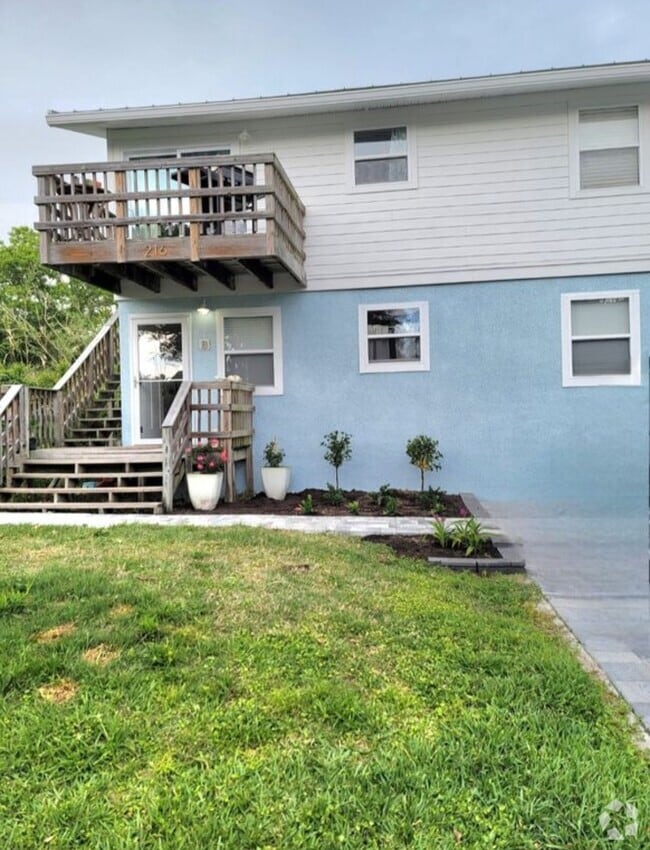 Building Photo - 216 12th St Unit B Rental
