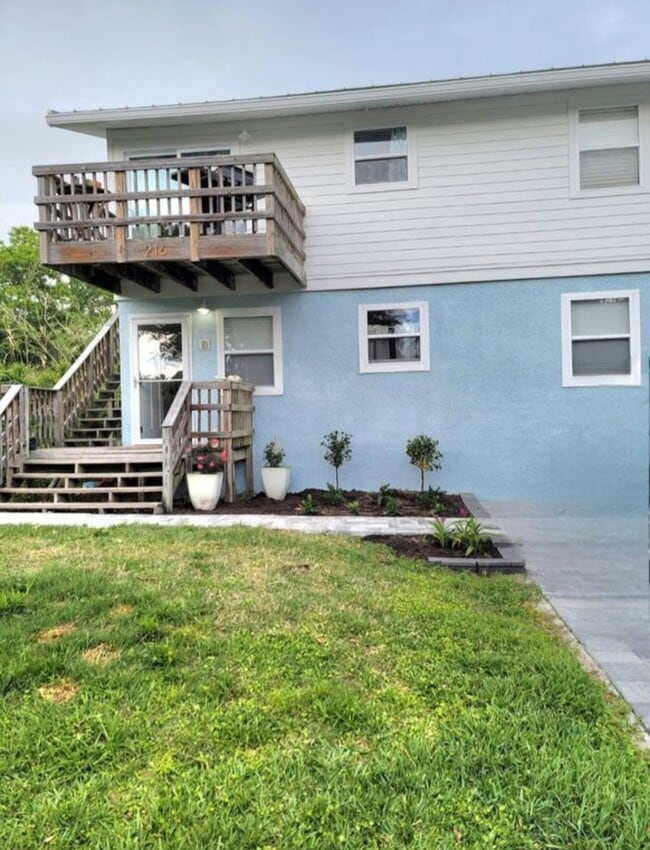 Building Photo - 216 12th St Unit B Rental
