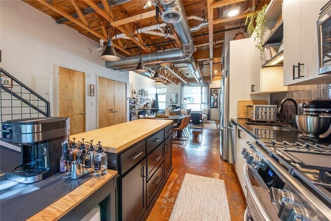 Photo - 1661 La France Street Northeast Unidad 325