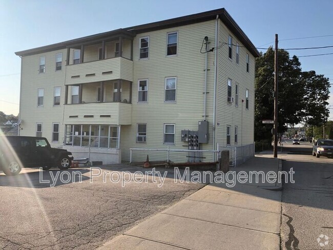 Building Photo - 834 Charles St Unit 3 Front Rental