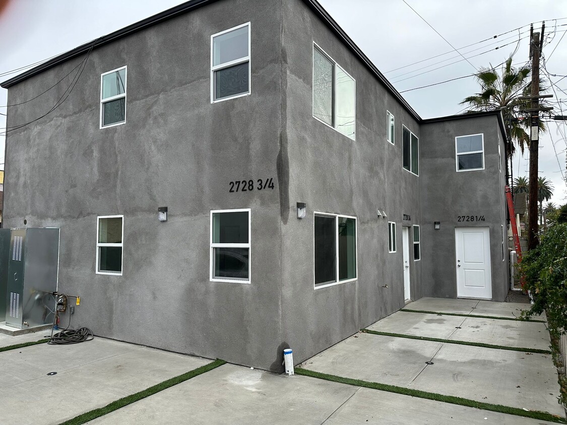 Photo - 2728 S Cloverdale Ave (Los Angeles, CA)