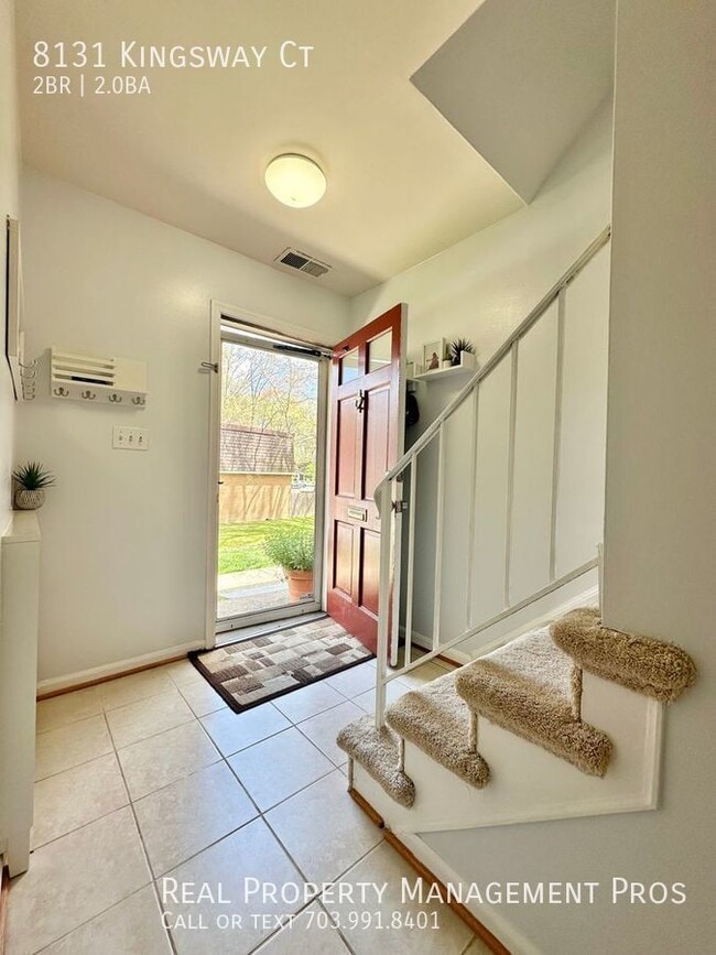 Photo - 8131 Kingsway Ct