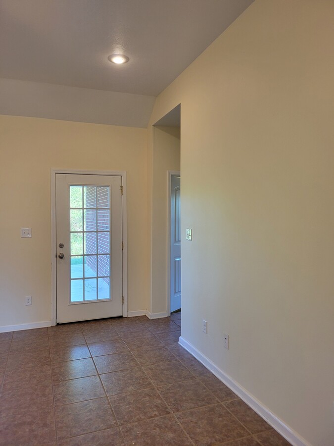Photo - 210 Small Oaks Rd House