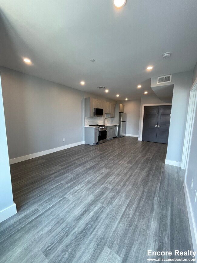 Photo - 365 Western Ave Unidad 612