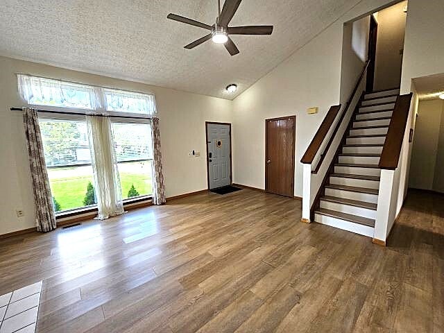 2 Story Entry-Great Rm, Sunlit Windows - 6369 Brice Dale Dr