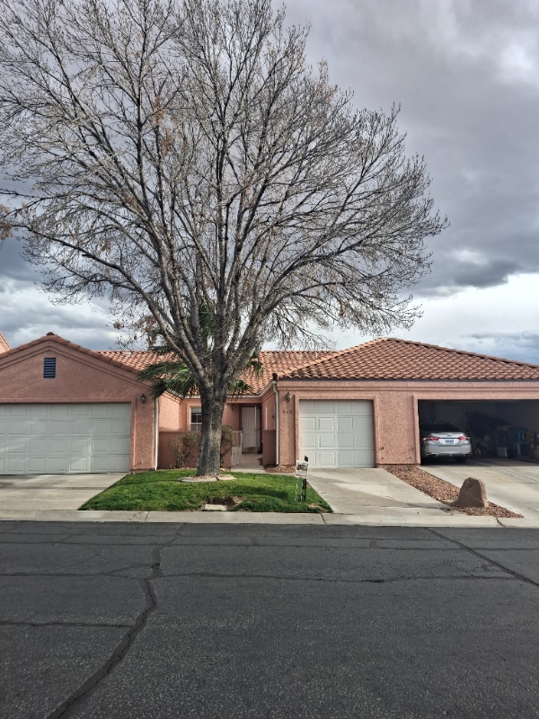 Building Photo - 680 Peartree Ln