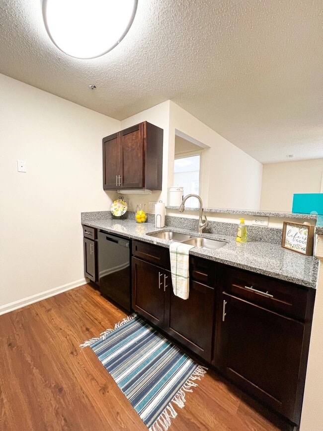 Building Photo - Catawba Rental