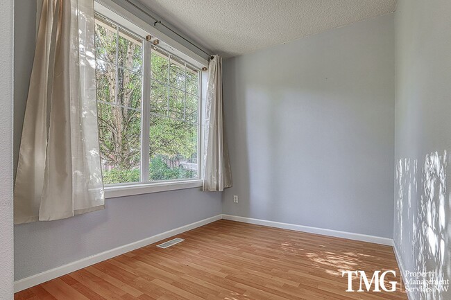 Photo - Lovely 3 Bed 2.5 Bath Home in Minnehaha Neighborhood!