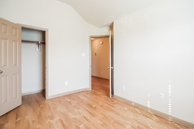 5406 Comel Ct