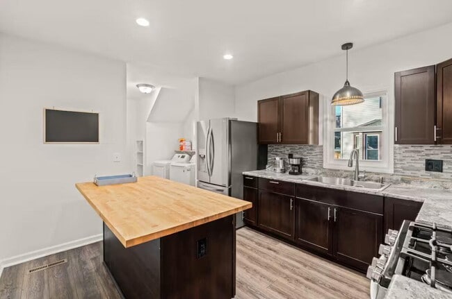 Photo - 2853 S Ellen St