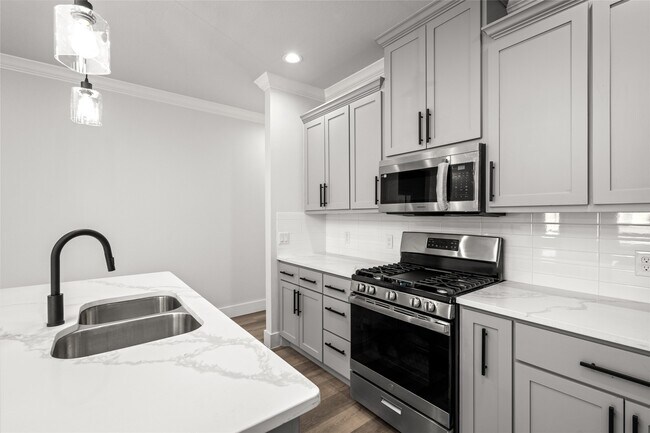 Photo - 8056 Meadowbrook Dr