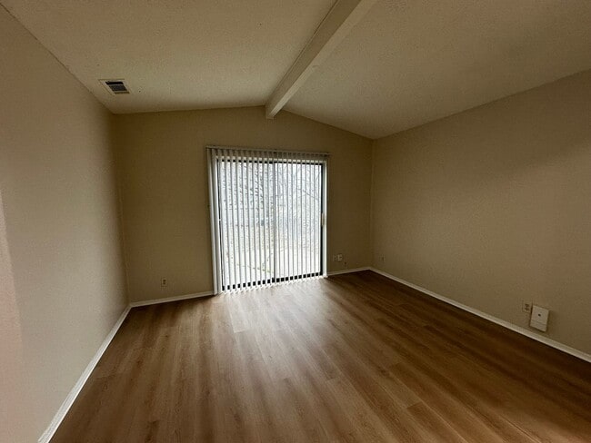 Photo - Quattro Investment Group LLC1 (5802 Emerald Forest Dr) Unidad B
