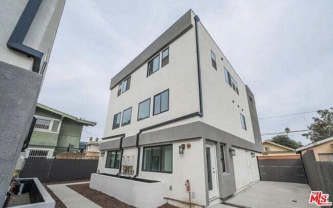 Building Photo - 4110 Normandie Ave Rental