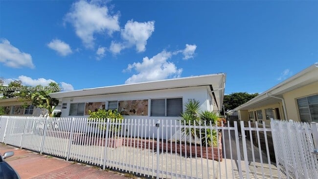 Building Photo - 725 83rd St Unit 2
