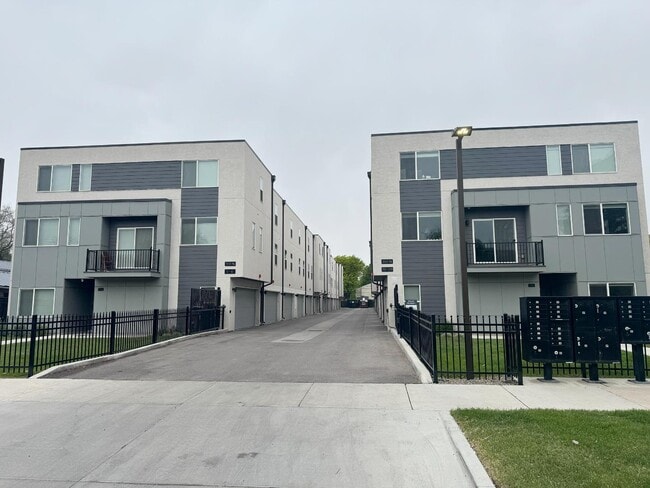 Building Photo - 359 N 700 W