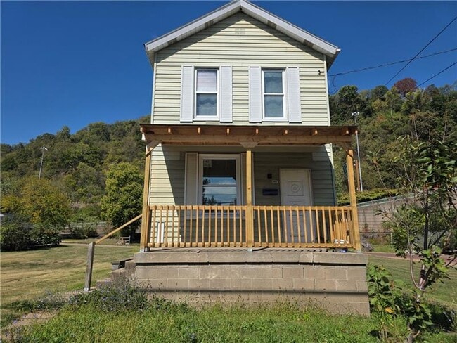 Building Photo - 302 1st St Rental