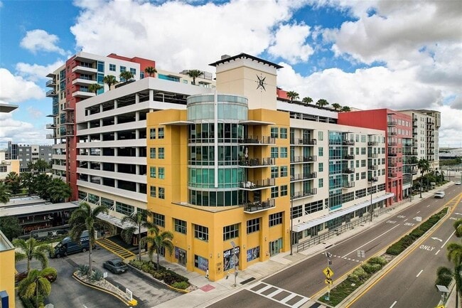 Building Photo - 1208 E Kennedy Blvd Unit 834