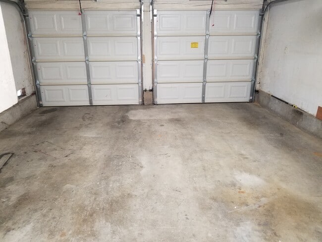 Photo - 16734 Cedarwood Cir